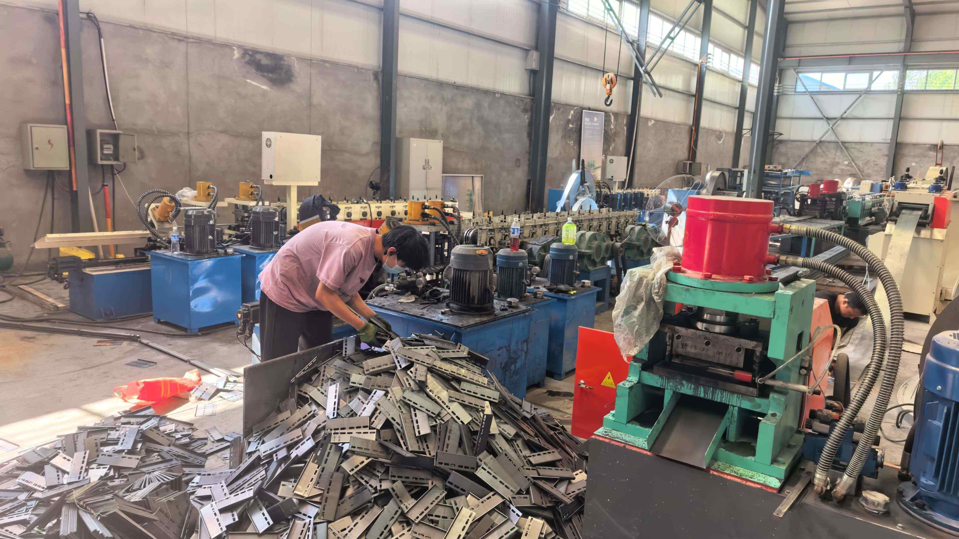 乌兰察布市电缆桥架锌铝镁桥架 - 价格